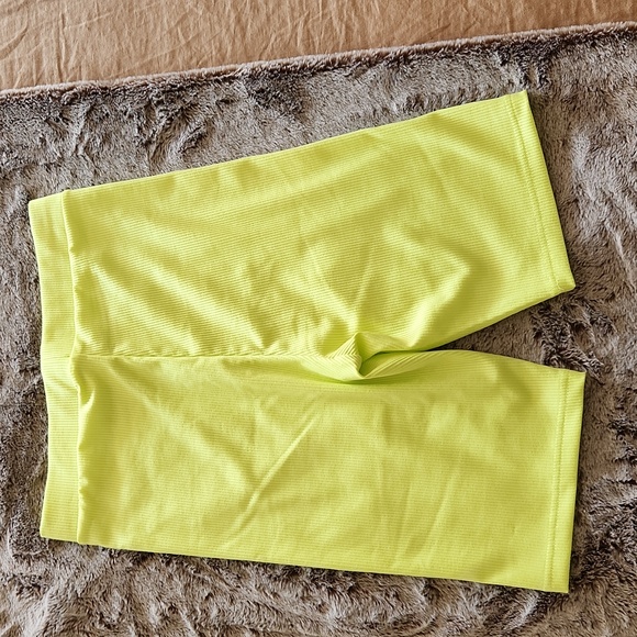 🍭NWOT🍭 H&M DIVIDED ribbed biker shorts, Size L, set of 2, lime green and peach - Picture 5 of 10